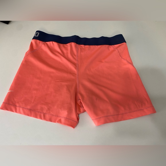 Nike Pro dri-fit peach shorts - Picture 3 of 3